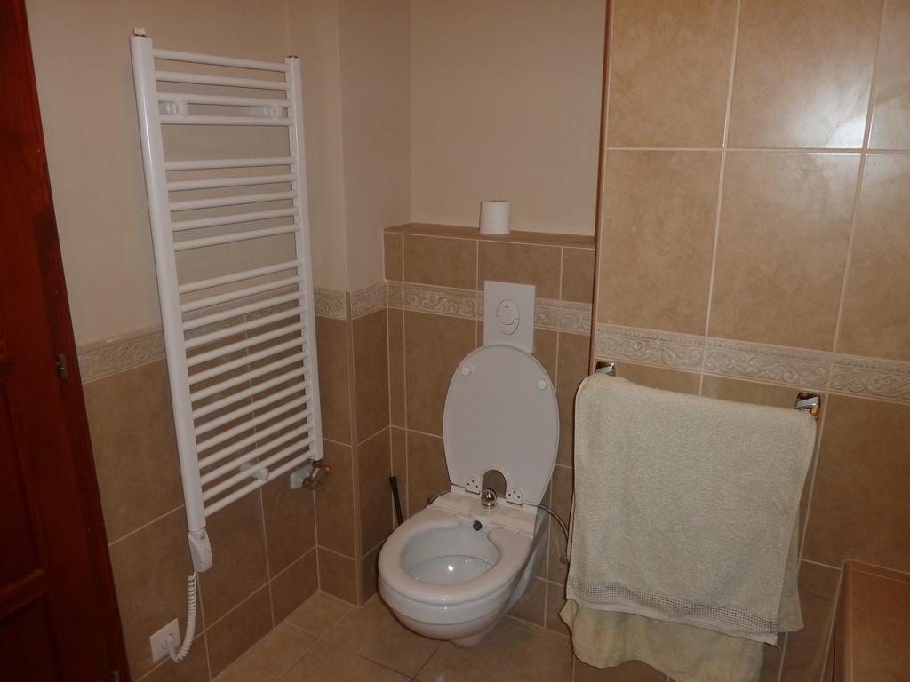 Kaboca Vendeghaz Apartment วาค ภายนอก รูปภาพ